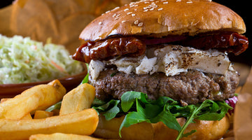 Burger d’agneau, fromage de chèvre et mayonnaise à la menthe
