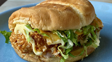 Burger de poulet mariné au babeurre cuit au four